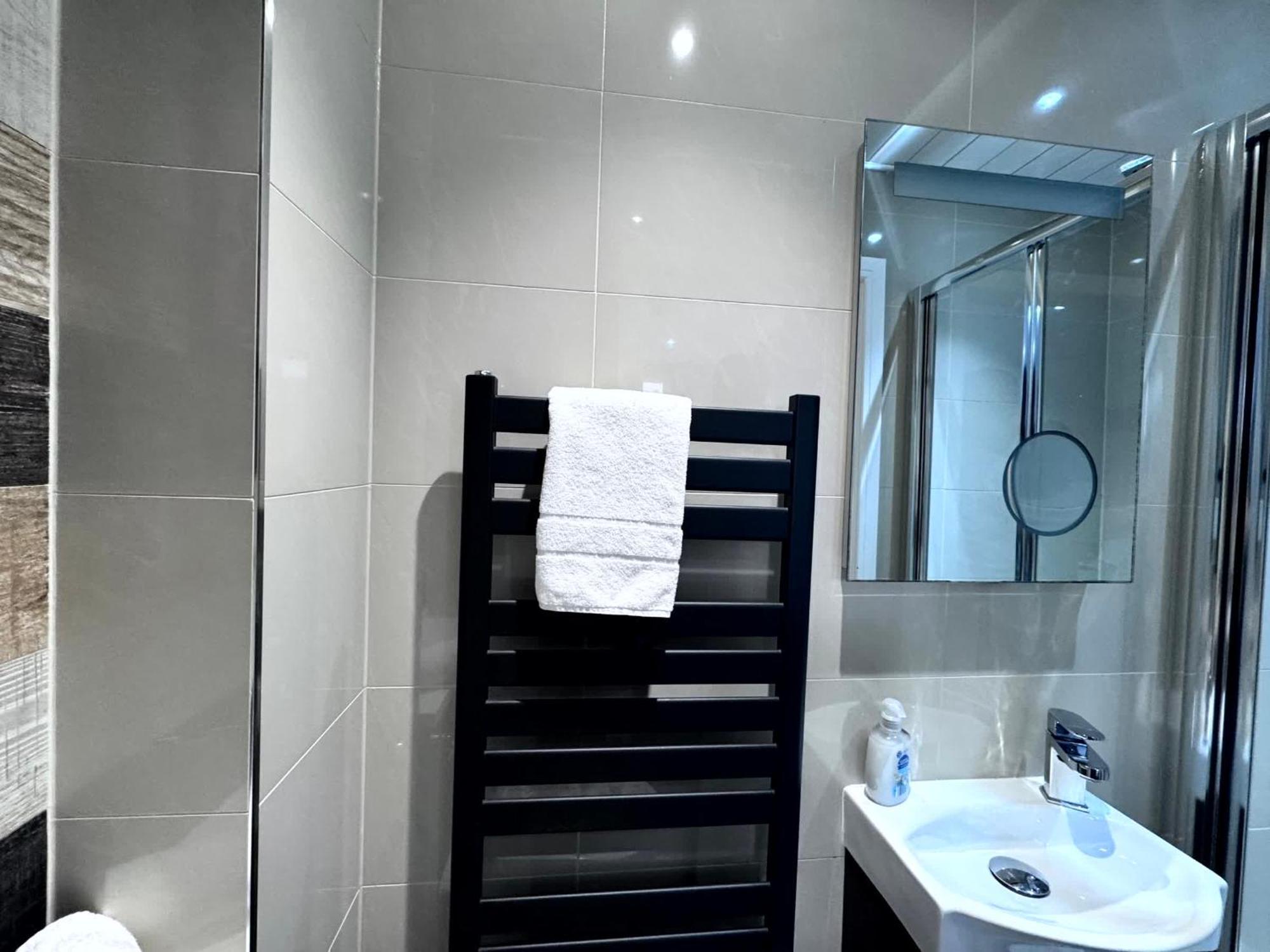 Stylish Near Cathedral & Spon Street *