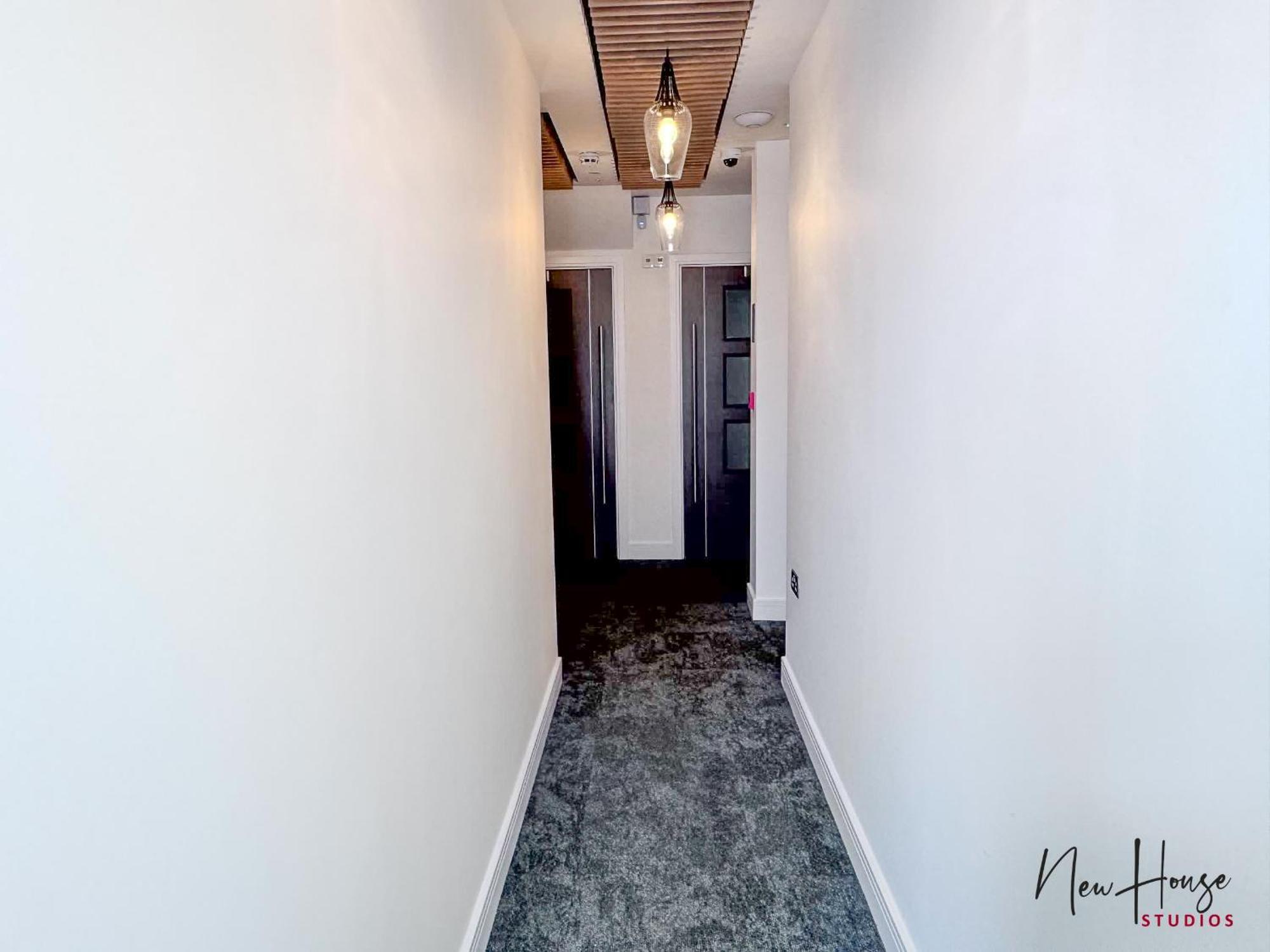 Stylish Near Cathedral & Spon Street Apartment *